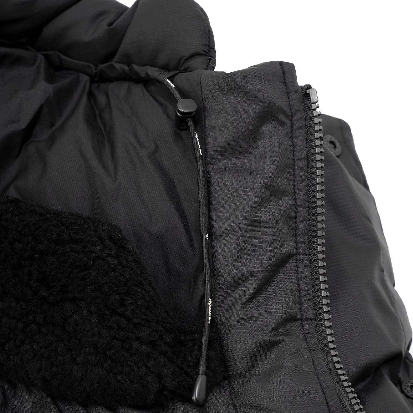 And Wander x Maison Kitsune Isolationsjacke Schwarz