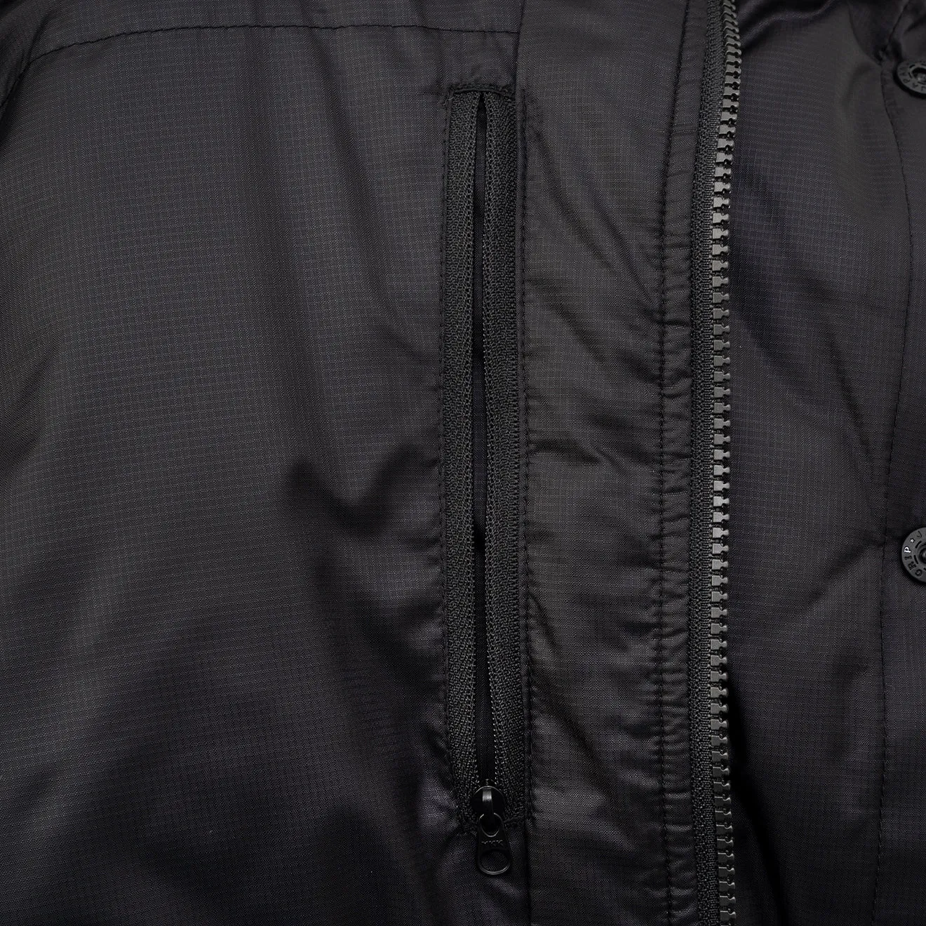And Wander x Maison Kitsune Isolationsjacke Schwarz