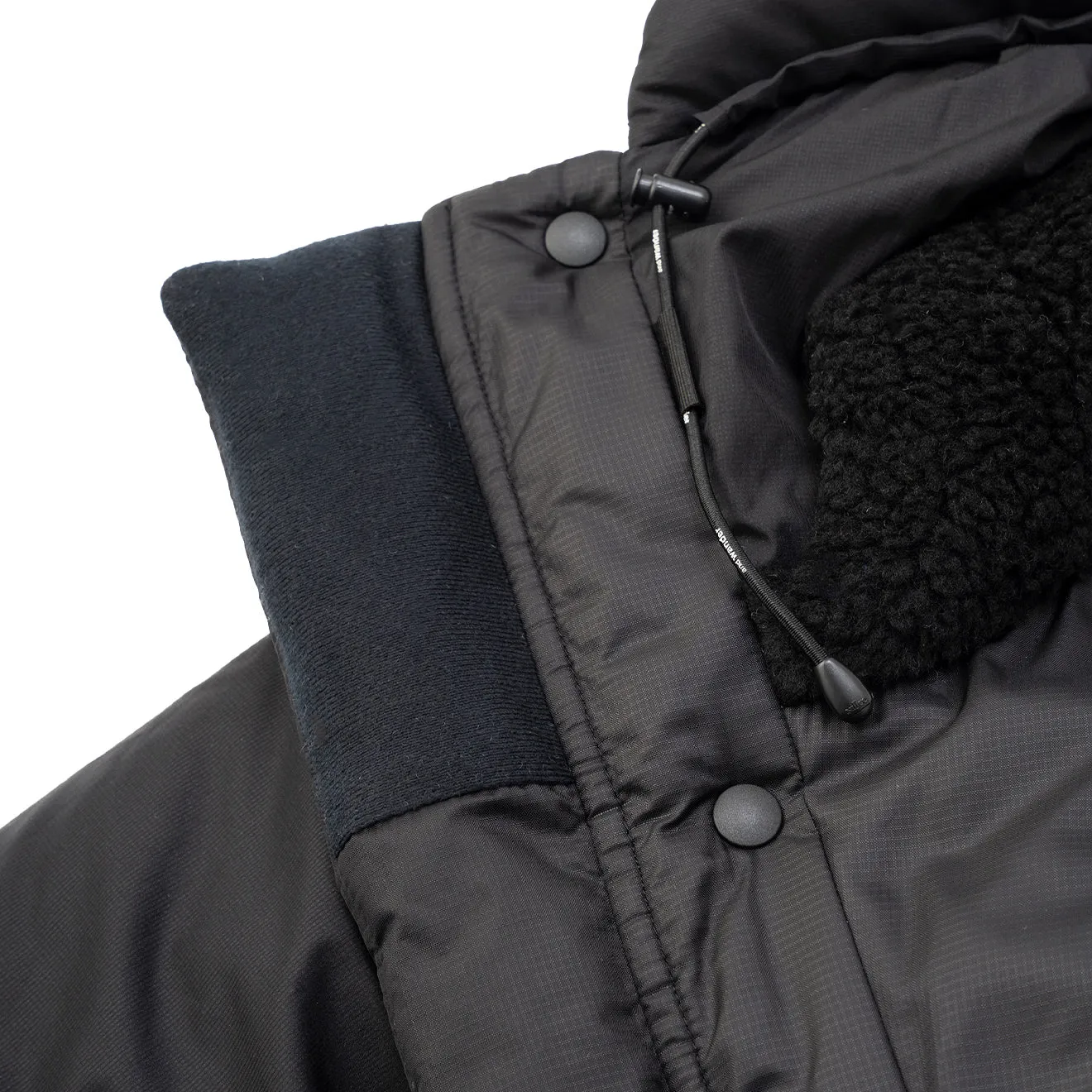 And Wander x Maison Kitsune Isolationsjacke Schwarz