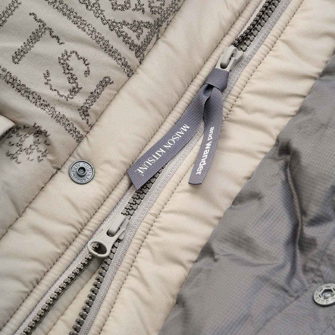 And Wander x Maison Kitsune Nordic Border Isolationsjacke Beige