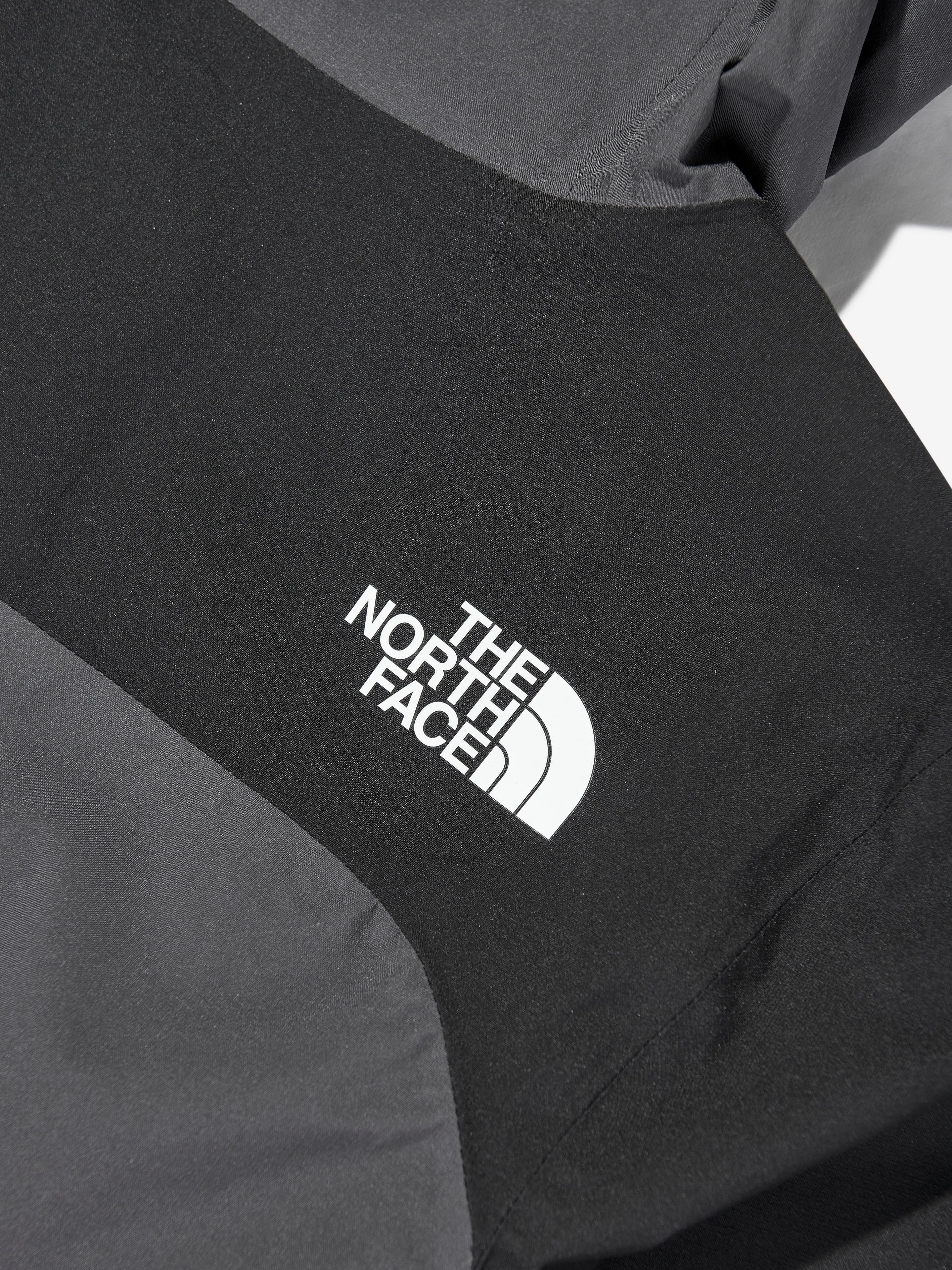 Kinder Wander Packbare Jacke in Schwarz