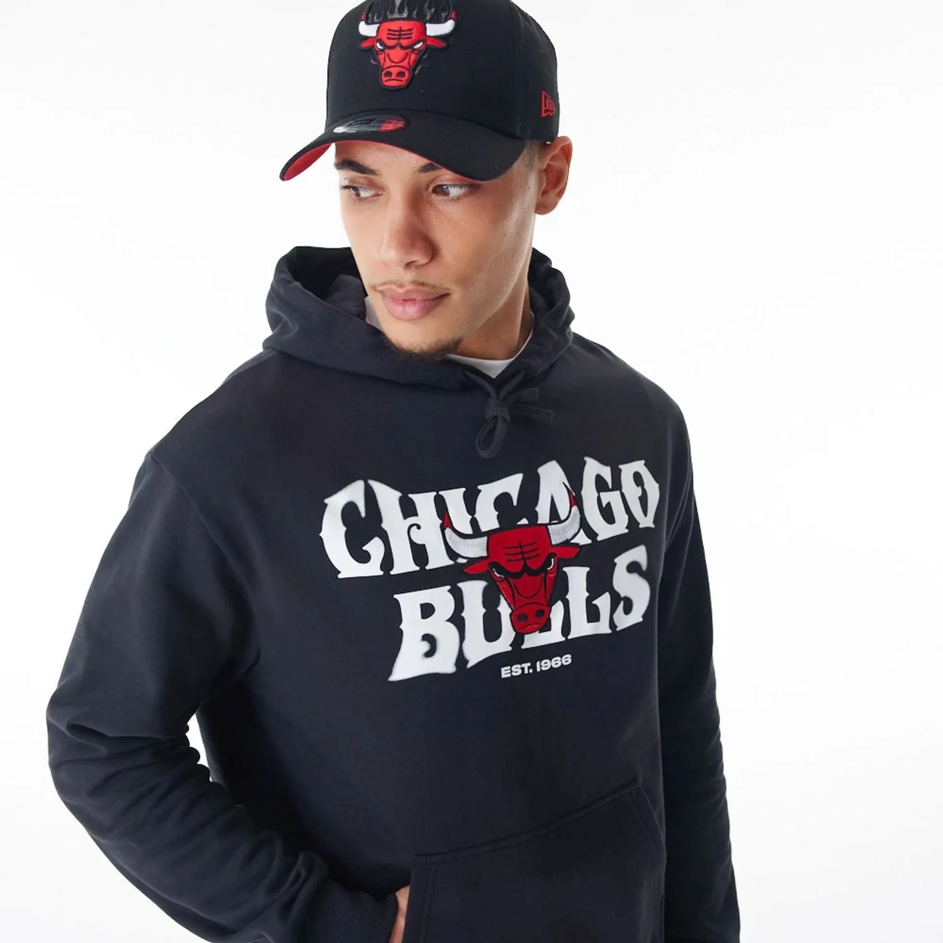 New Era Sweatshirts und Hoodies Chicago Bulls NBA Grafik Schwarz Übergroßer Pullover Hoodie