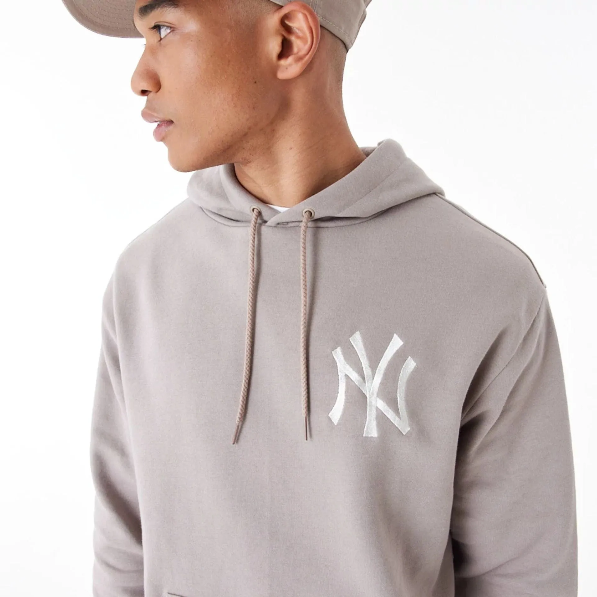 New Era Sweatshirts und Hoodies New York Yankees League Essential Beige Übergroßer Pullover Hoodie