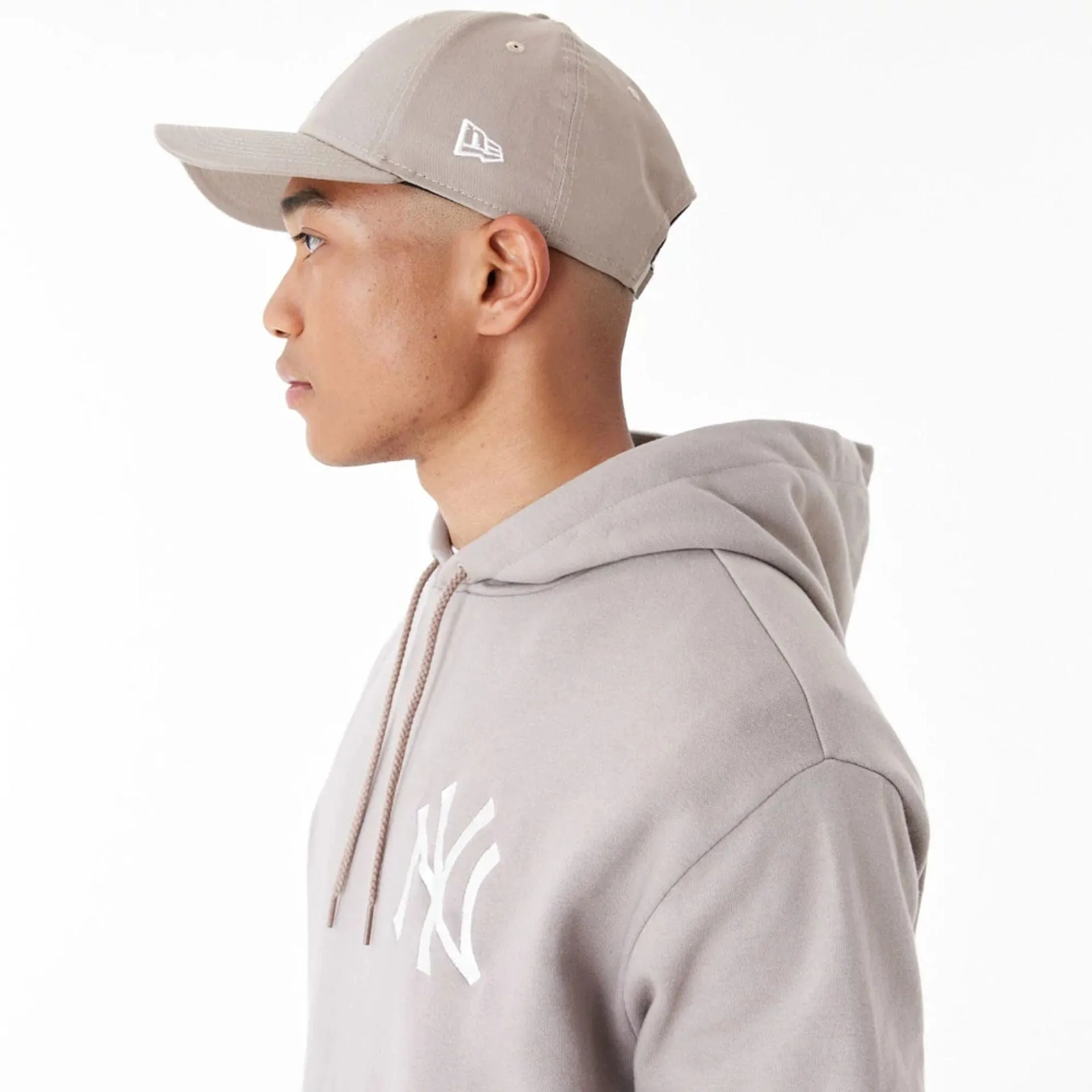 New Era Sweatshirts und Hoodies New York Yankees League Essential Beige Übergroßer Pullover Hoodie
