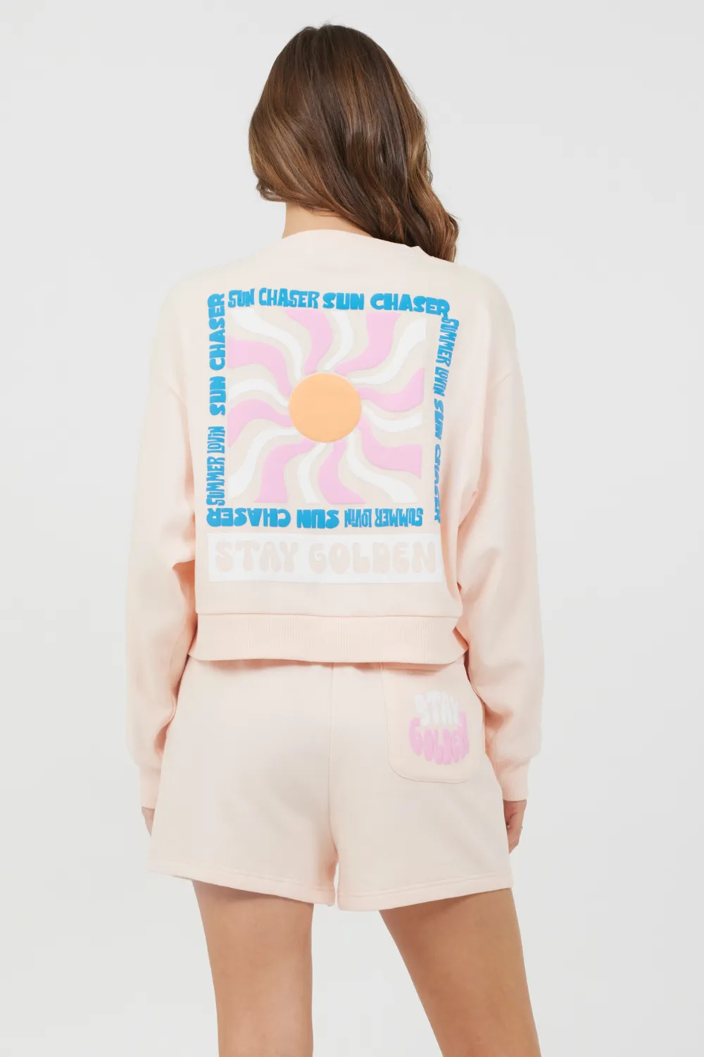Pfirsich-Parfait mit Multi-Puff-Print Surf-Wash Crewneck