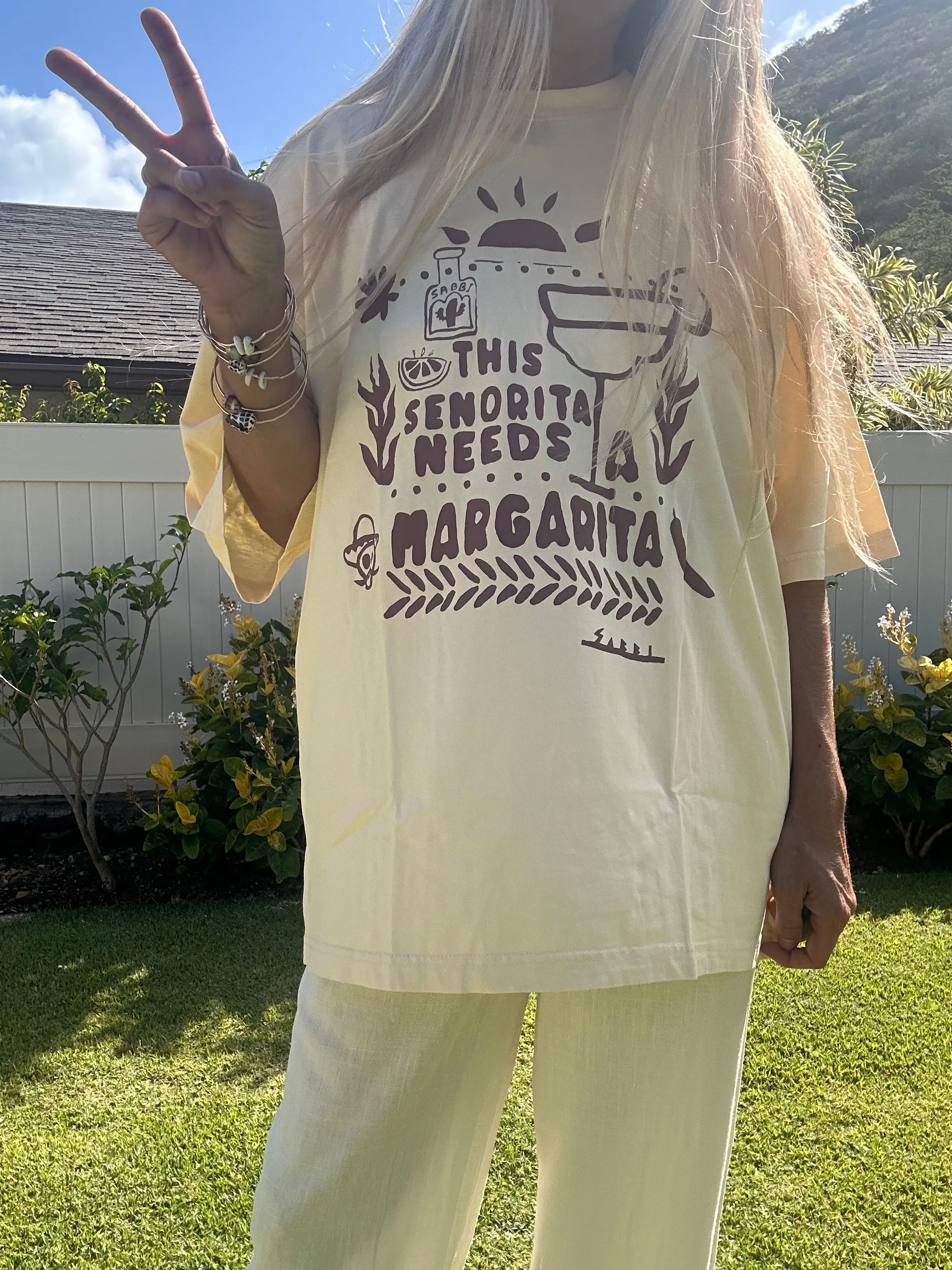 SABBI Das Margie Übergroßes T-Shirt-Latte